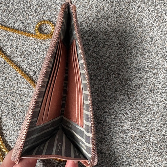 New Mimco leather wallet/phone holder - Picture 3 of 3